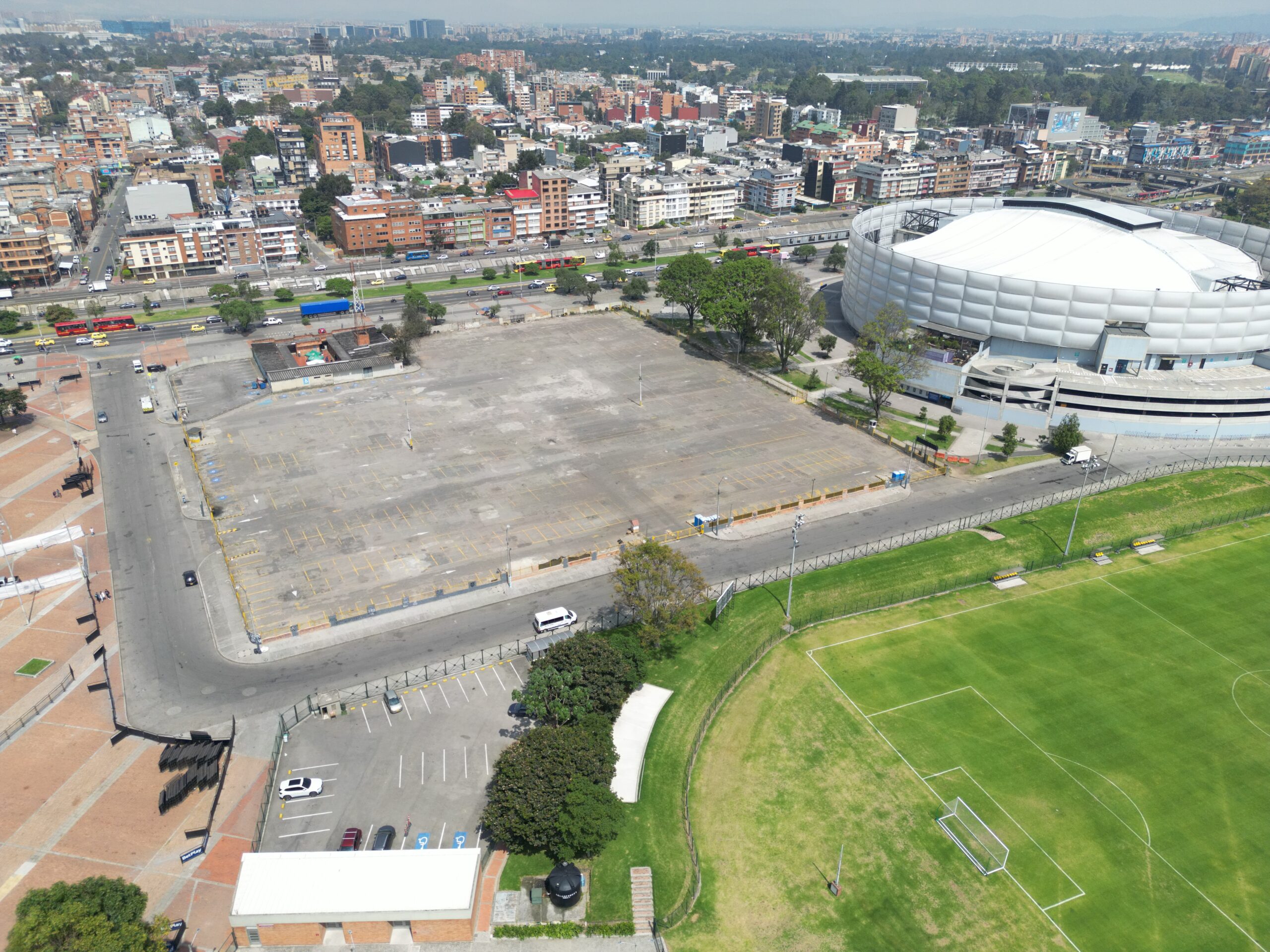 ¡Atención! Parqueadero Norte en obra, cupos limitados